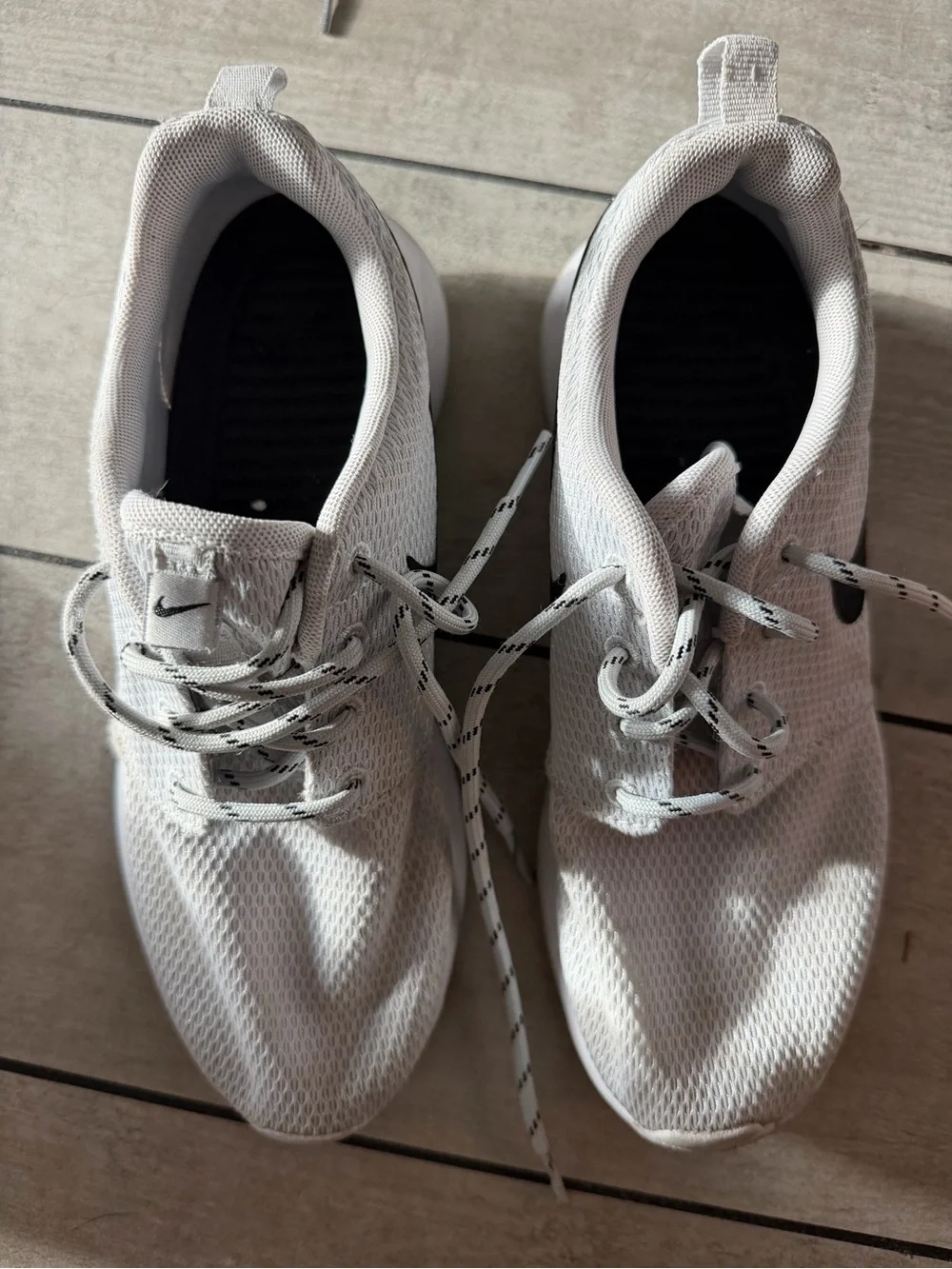 Nike women White Mesh Athletic Sneakers with Black Insole